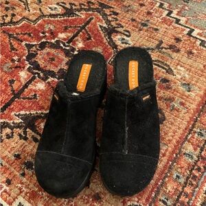 Rocket Dog Women's Black Suede clogs